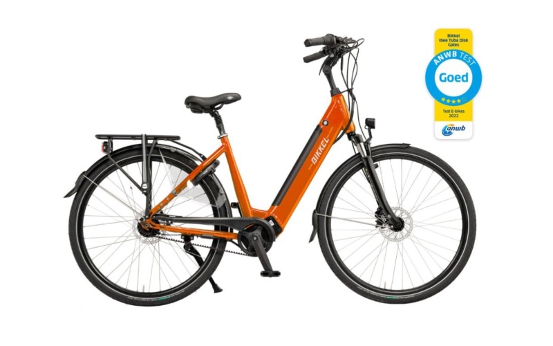 <p>De Bikkel Tuba Disk Gates heeft 4 sterren behaald in de ANWB E-biketest 2022!<br />
Ontdek Bikkel Tuba Disk Gates 603 Wh, een geavanceerde e-bike met Shimano Nexus 7 versnellingen.<br />
Het remsysteem bevat&nbsp;Hydraulische schrijfremmen.<br />
Deze fiets is voorzien van een 603 Wh accu, waarmee je tot wel 150 kilometer kan rijden!</p>

